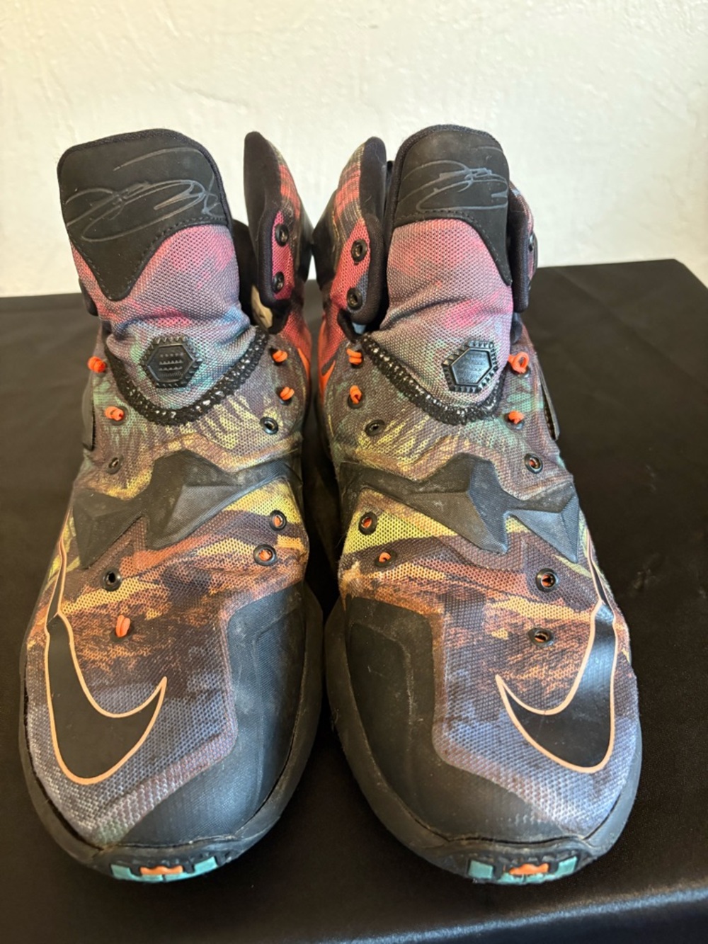 Nike LeBron Akronite shoes size 8.5